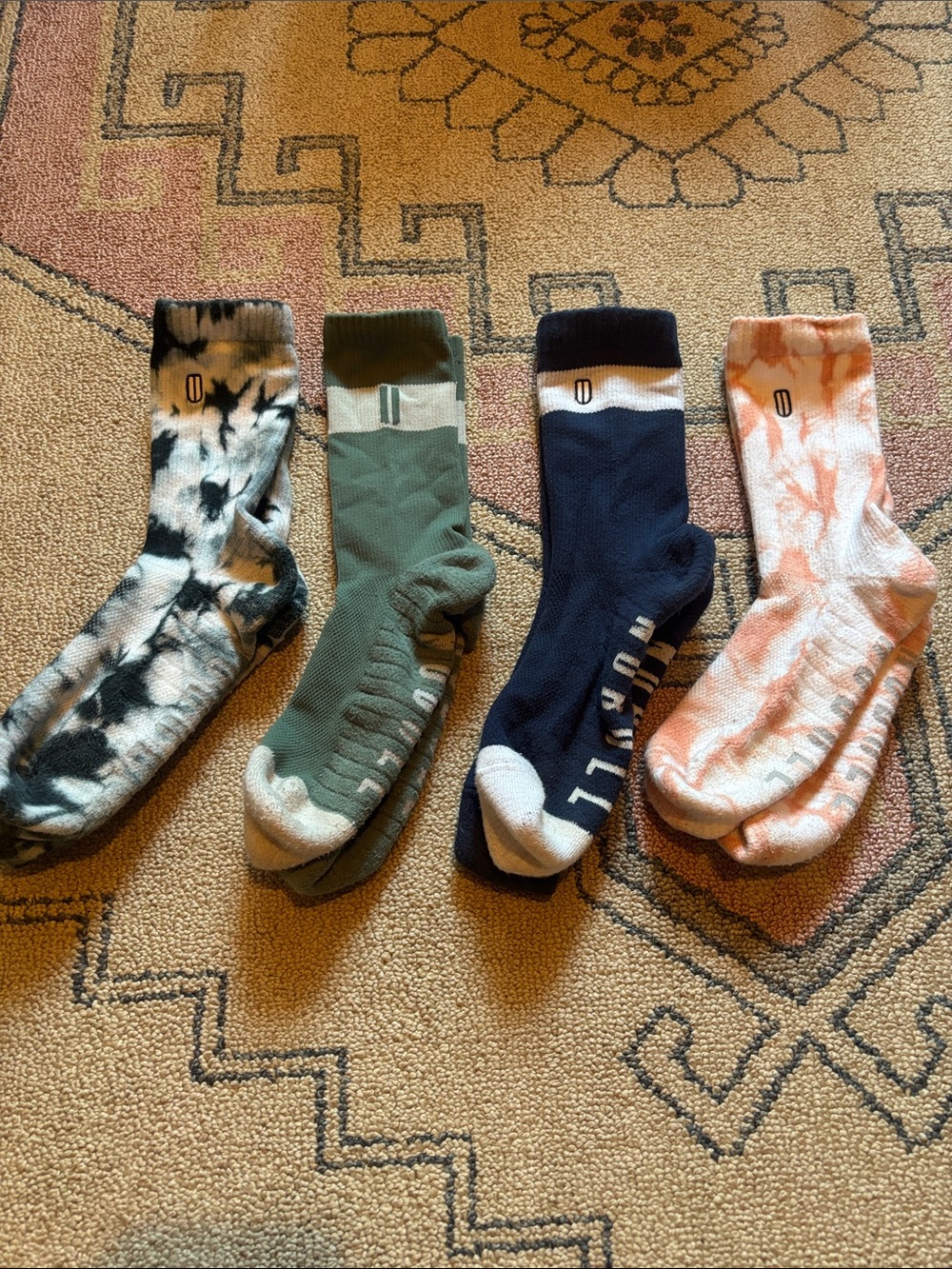 Men's Mixed Color Crew Socks - Pack of 4